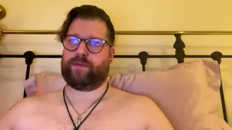 Snapshot of crouchendtiger chatting on 11.05.25 crouchendtiger online show from 11.05.25