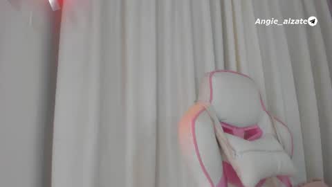Snapshot of crystal_foster chatting on 07.03.26 angie online show from 07.03.26