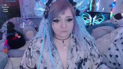 Snapshot of crystal_galaxy chatting on 02.28.25   online show from 02.28.25