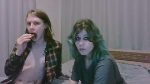 Crystal and Marcl online show from 01.04.25