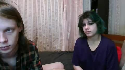 Crystal and Marcl online show from 02.04.25