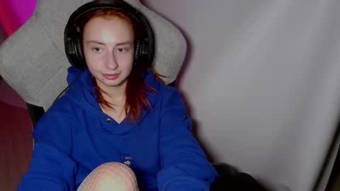 Snapshot of crystallkris chatting on 01.10.25 Kristina online show from 01.10.25