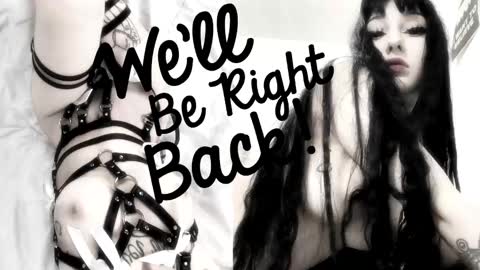 Sasha    Make me moan with patterns   good music here  online show from 10.21.25