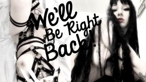 Sasha    Make me moan with patterns   good music here  online show from 11.04.25