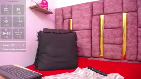 Snapshot of crystaltemptress chatting on 02.28.25 ASHLEY online show from 02.28.25