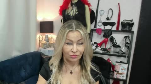 Snapshot of crystalxohotty chatting on 04.03.26 CrystalHotty online show from 04.03.26