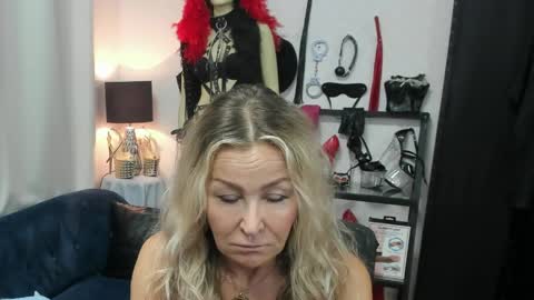 Snapshot of crystalxohotty chatting on 05.19.26 CrystalHotty online show from 05.19.26