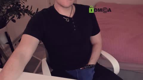 Snapshot of csavie chatting on 12.14.25 buddy online show from 12.14.25