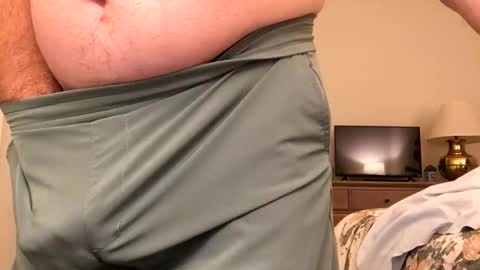 Snapshot of cuban2_slut chatting on 10.27.25 Cubantoo online show from 10.27.25