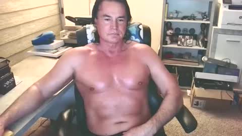 Yup... kinda old but Stop in and say hello online show from 04.02.26