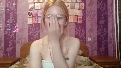 Snapshot of cucumber_kringe chatting on 10.22.25 Sia online show from 10.22.25
