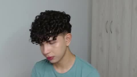 Cuddly online show from 02.06.25