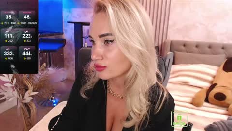 Snapshot of cuddlylina chatting on 05.24.26 CuddlyLina online show from 05.24.26