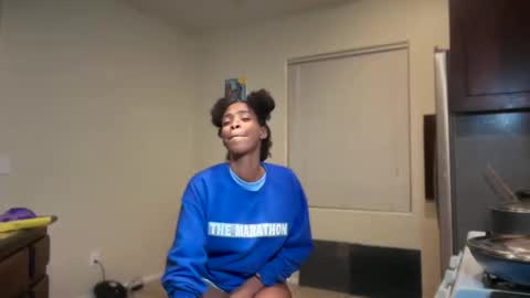 Snapshot of cum2charmxx chatting on 11.24.25 cum2charmxx online show from 11.24.25