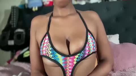 Snapshot of cum2charmxx chatting on 01.06.26 cum2charmxx online show from 01.06.26