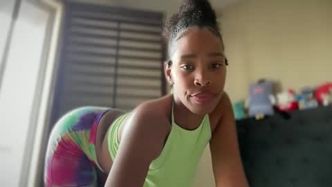 Snapshot of cum2charmxx chatting on 04.19.26 cum2charmxx online show from 04.19.26