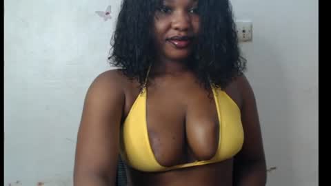 Snapshot of cum_ebony_xxxpetit chatting on 07.11.26 Teeha online show from 07.11.26