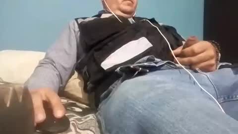 Snapshot of cumbian_chero chatting on 09.19.25 cumbian_chero online show from 09.19.25