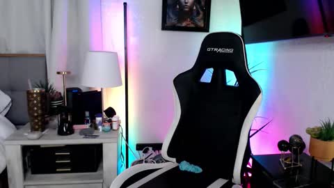 Snapshot of cumguzzlingskank chatting on 03.07.26 cumguzzlingskank online show from 03.07.26