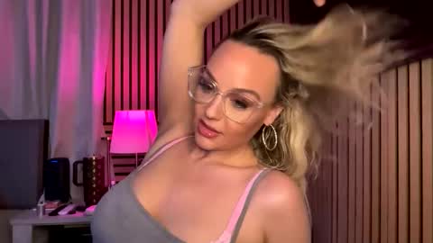 Snapshot of cumguzzlingskank chatting on 04.05.26 cumguzzlingskank online show from 04.05.26