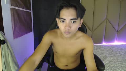 Snapshot of cummingyu chatting on 02.13.25 cummingyu online show from 02.13.25