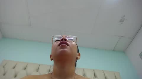 Snapshot of cumontitsxxx chatting on 04.17.26 Cumontitsxxx online show from 04.17.26