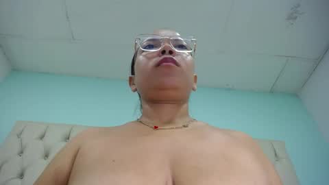 Snapshot of cumontitsxxx chatting on 04.24.26 Cumontitsxxx online show from 04.24.26