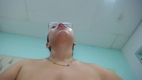 Snapshot of cumontitsxxx chatting on 04.28.26 Cumontitsxxx online show from 04.28.26