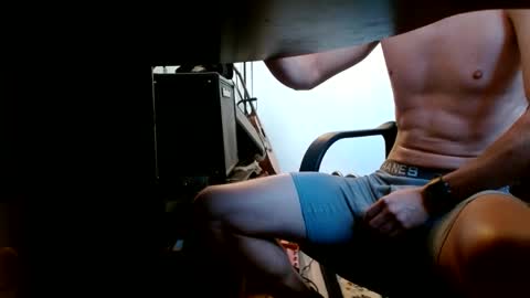 Snapshot of cumplaywithmeb chatting on 03.01.25 cumplaywithmeb online show from 03.01.25