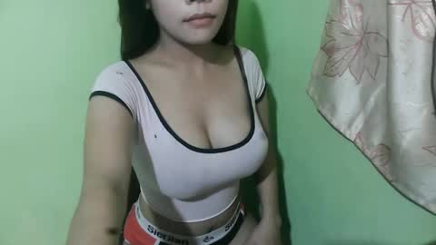 cumwhore4uxox online show from 03.19.26