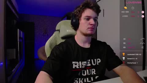 Snapshot of cumzan_ chatting on 03.12.25 Tarzan online show from 03.12.25