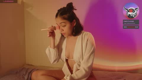 Snapshot of curious_kitten_ chatting on 09.10.25 Sara online show from 09.10.25