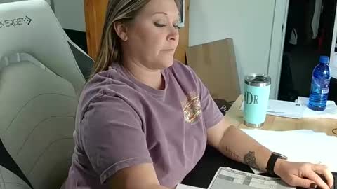 Snapshot of curiouscouple3143 chatting on 01.27.25 curious couple online show from 01.27.25