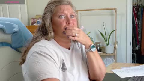 curious couple online show from 02.05.26