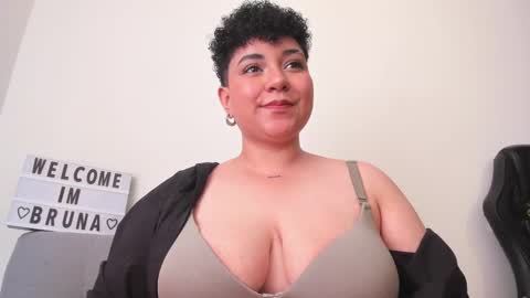 Snapshot of curly_cam_queen chatting on 02.06.25 Bruna  online show from 02.06.25