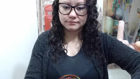 Vannesa online show from 10.20.25