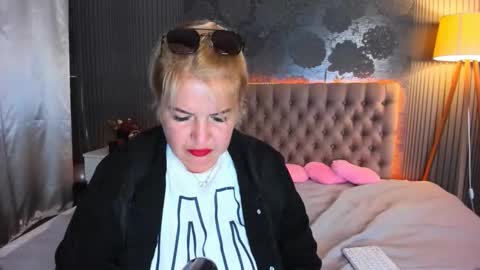 CurlyDreams online show from 09.13.25