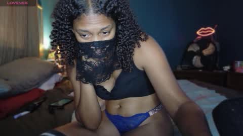 Curlynony online show from 10.10.25