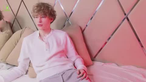Snapshot of curlytwinkboy chatting on 05.23.26 KEVIN online show from 05.23.26