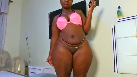 Snapshot of curvey_vee chatting on 02.27.26 virginia online show from 02.27.26