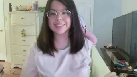 Snapshot of curviiemm30 chatting on 01.10.26 Emmie online show from 01.10.26