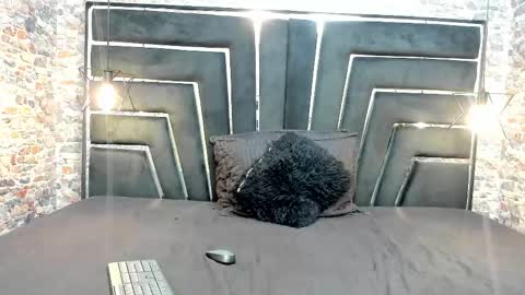 Alyanna  online show from 11.18.25