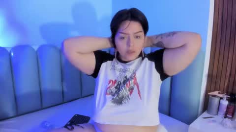 Snapshot of curvy_rousi chatting on 02.11.26 Rosie online show from 02.11.26