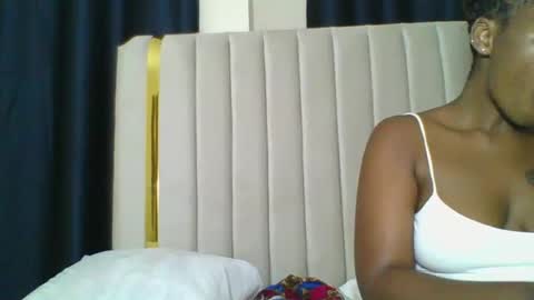 Snapshot of curvybootyj chatting on 01.24.25 CuteJJudy online show from 01.24.25