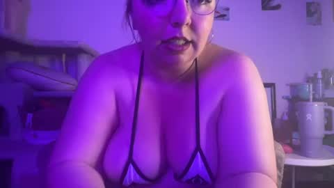 Snapshot of curvycate127 chatting on 07.11.26 Cate online show from 07.11.26