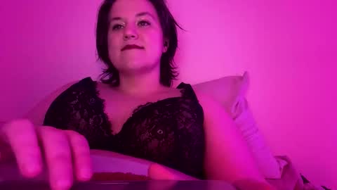 CurvyFlora online show from 02.21.25