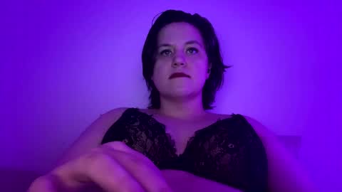 CurvyFlora online show from 02.25.25