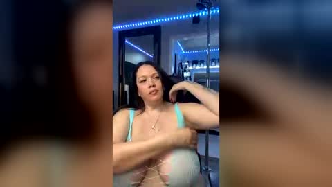 Snapshot of curvyfunlover chatting on 06.13.26 curvyfunlover online show from 06.13.26