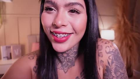 Snapshot of curvyliciouss chatting on 04.26.26 Samantha online show from 04.26.26