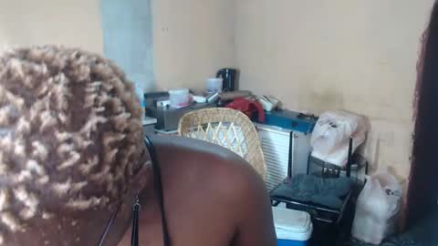 Snapshot of curvypear76x chatting on 01.02.25 curvypear76x online show from 01.02.25